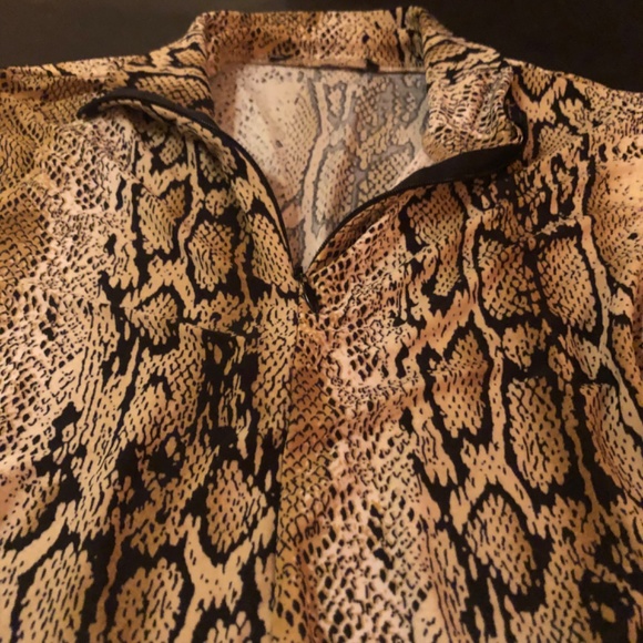 Snake skin print biker set leggings and crop top US S like new - Picture 5 of 9